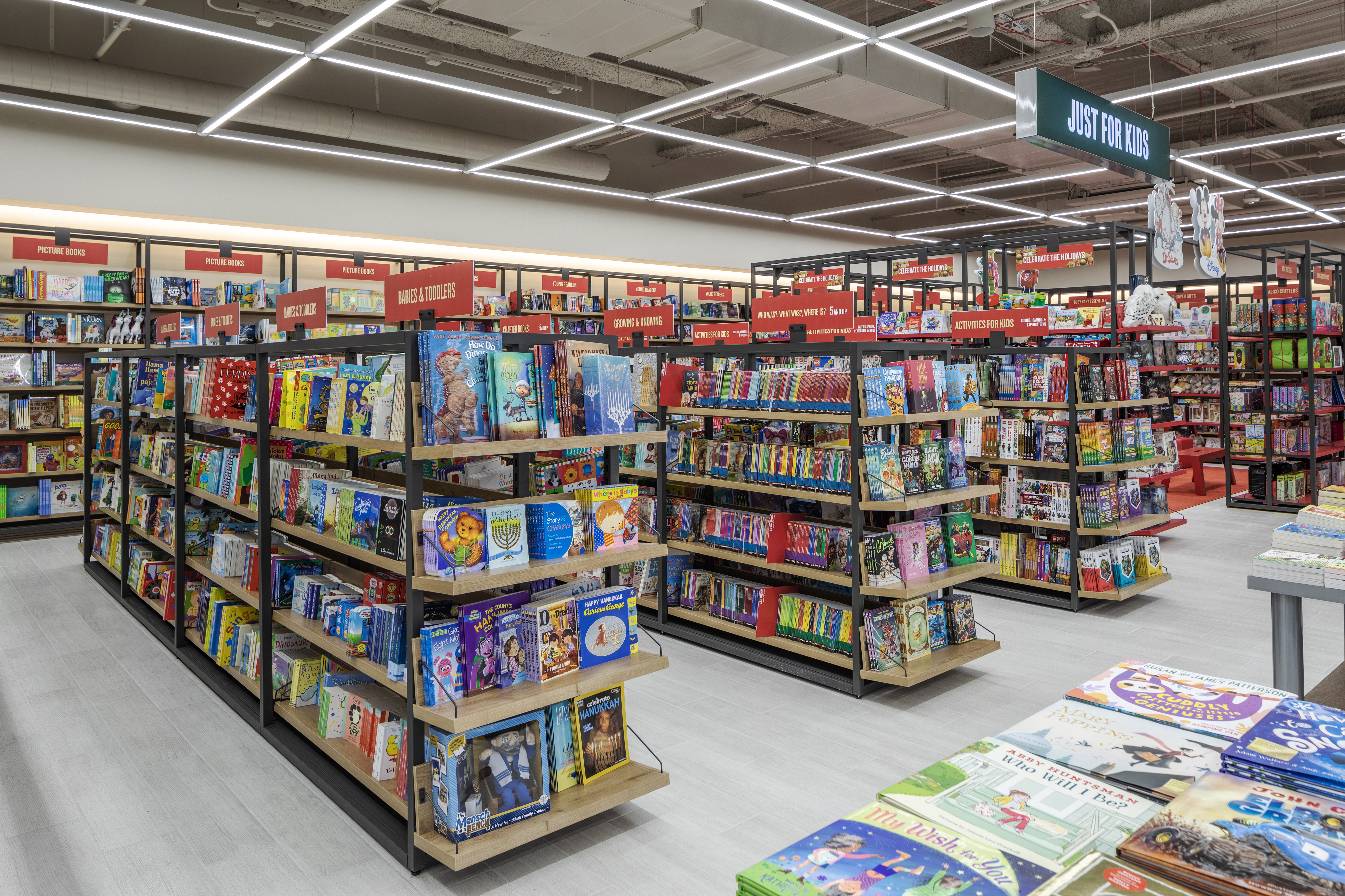 Barnes And Noble Opens Exclusive Prototype Store In Hackensack! - New ...